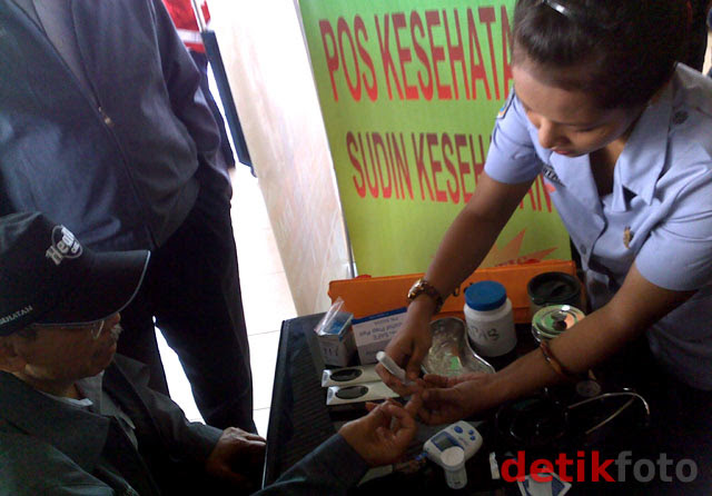 124 Masinis Cek Gula Darah & Alkohol