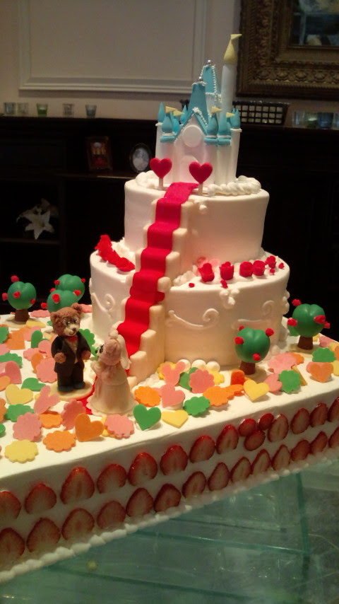 ディズニーをテーマにしたウェディングケーキ３４選