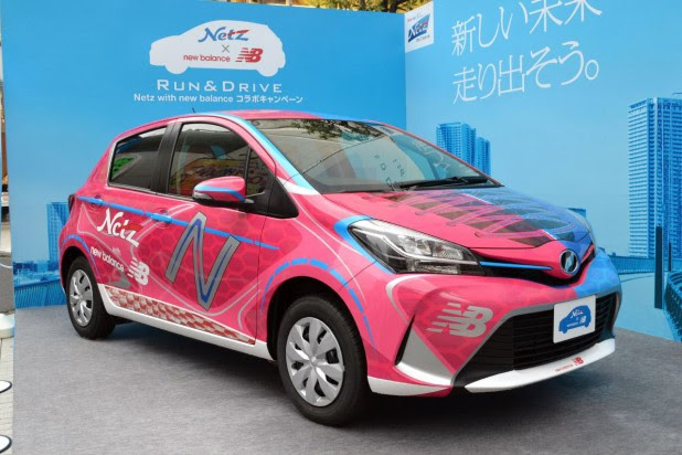 Toyota新型ヴィッツ Vitz のイベントにニューバランスとのコラボカスタム 改造 ヴィッツ Vitz を展示