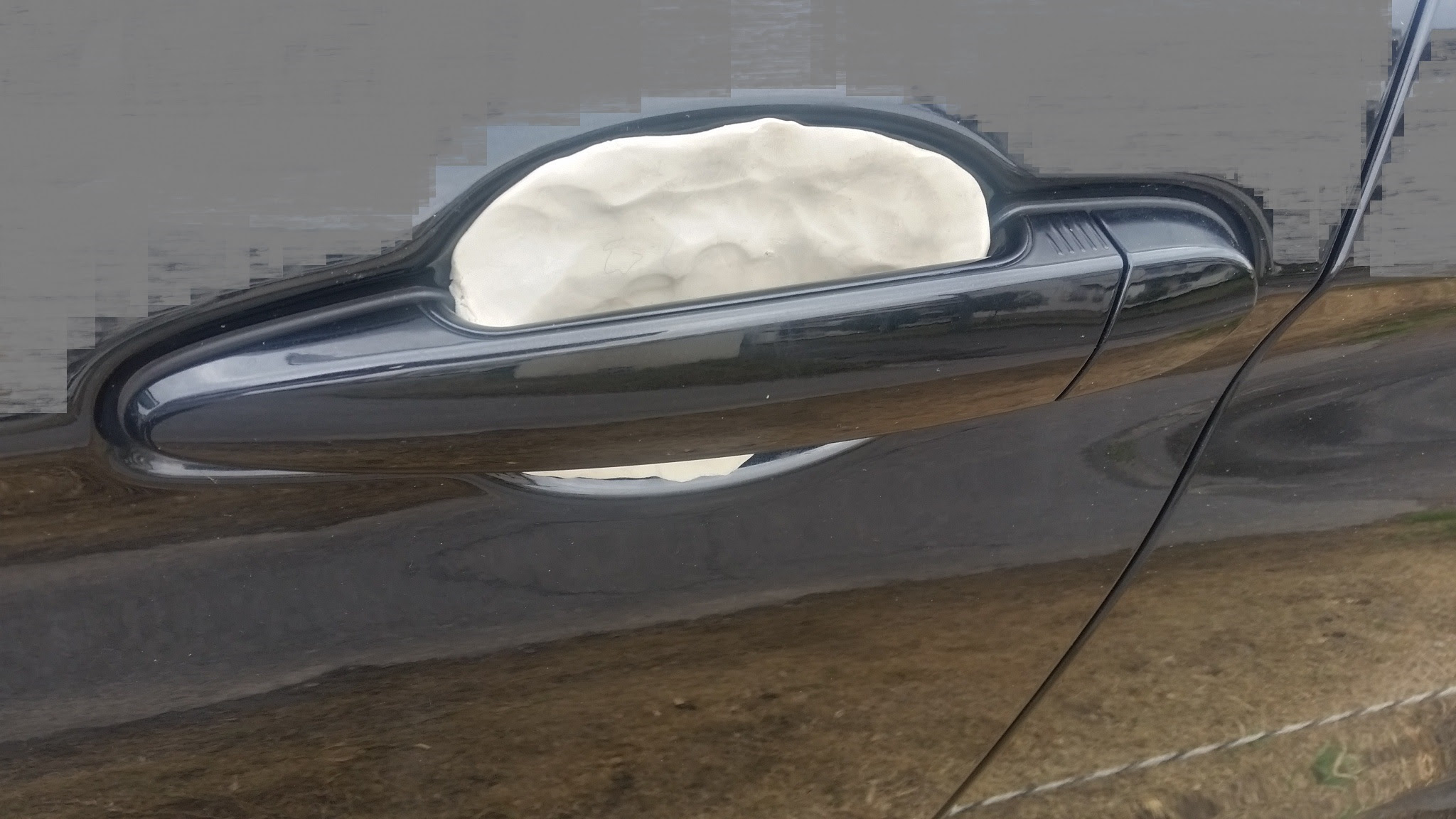 ドアハンドル部のひっかき傷防止フィルムはこう貼るとよい という話 30代妻子持ちリーマンのbmw 3d 購入記