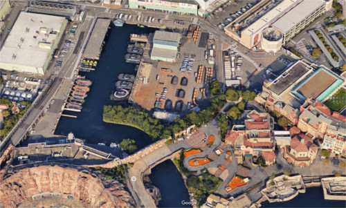 ディズニーシーの水上ショーでバージ 船 の格納庫はどうなっているのか ディズニー裏話 雑学 トリビアが2 000話以上 ディズニーブログ じゃみログ