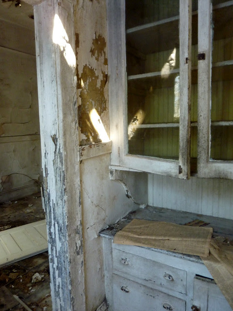 P1170783-2013-03-19--1148-North-Highland-Teardown-before-South-Unit-A-butlers-pantry