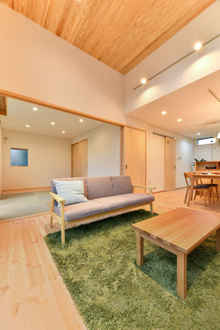 天井に板を張るという選択肢 材料の違いによる見た目のアレコレ