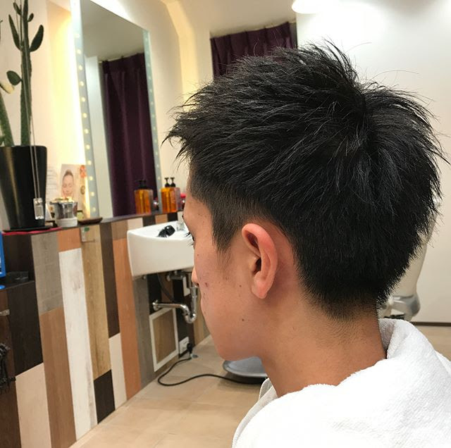 今回で ボウズから2回目のカット カッコイイ髪型になってきました またお待ちしております ヘアースタイル 坊主 ボウズ スタイルチェンジ 都賀ルインズ31 都賀ヘアーサロン 都賀理容室 男の美容室 顔剃りフェイシャル 顔剃りも出来る 千葉市若葉区都賀顔剃りサロン