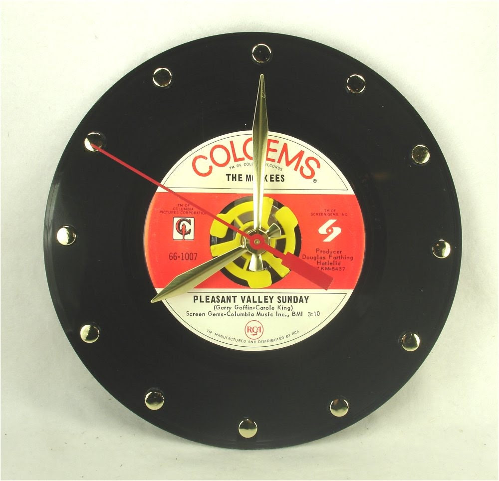 The MONKEES Pleasant Valley Sunday - Recycled Record Clock 7" 45rpm