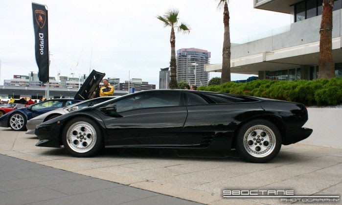 black lamborghini diablo