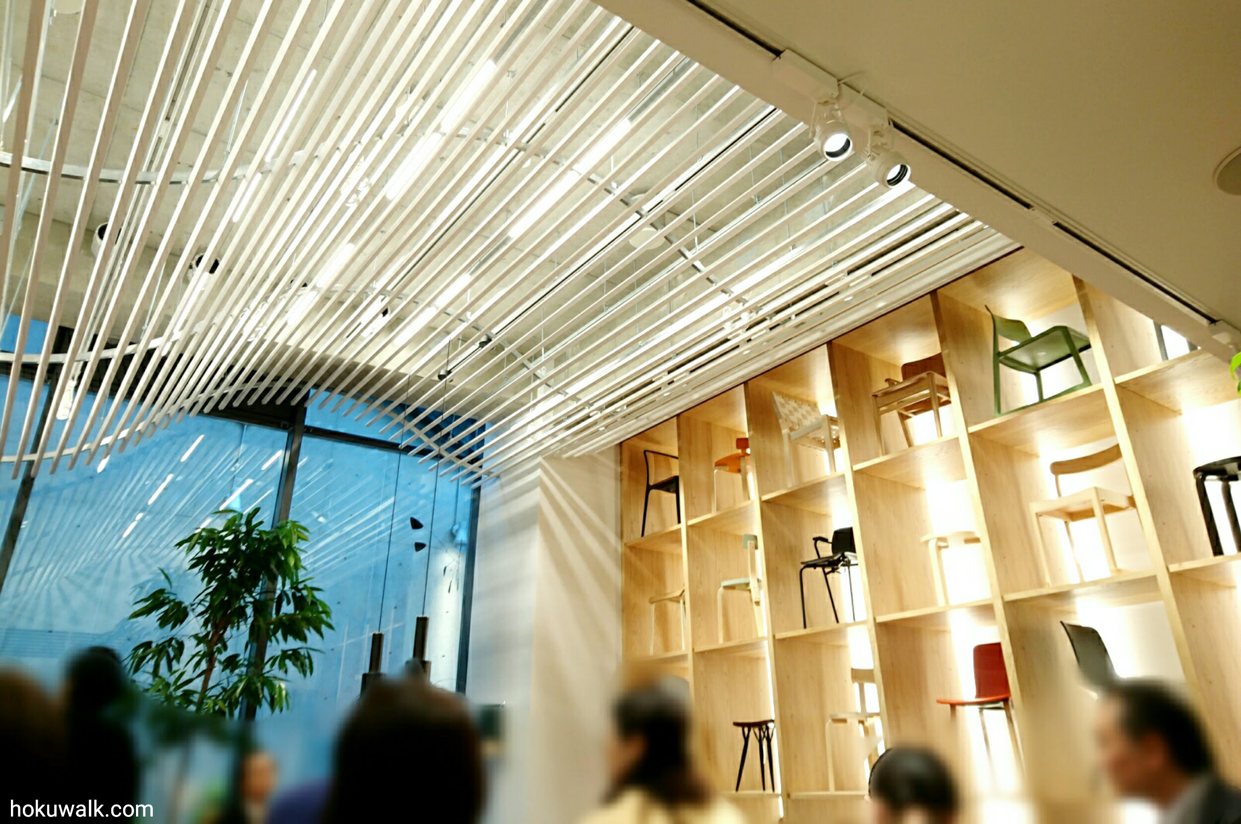 北欧総合情報サイト 北欧区 Hokuwalk Com お出かけ デザインを通じて情報 文化の発信地に アルテック日本初の直営店が表参道にオープン 4 27オープン