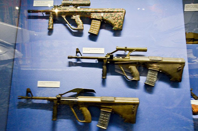 Tour of the exhibition of military innovations of five centuries in Vienna