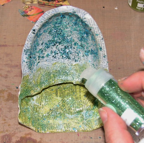 Easter Collage - Recycled Reese's Container 006