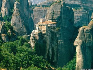 Meteora, Bagunan di Puncak Gunung Batu Athos, Yunani