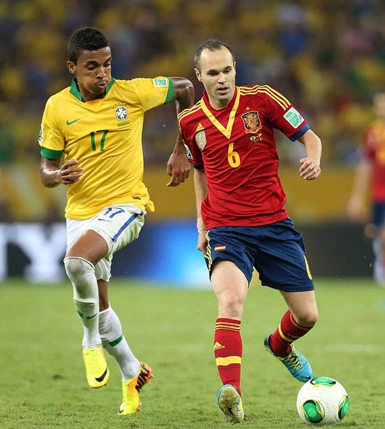 Napoli make eleventh hour bid to beat Arsenal to signing of Bayern midfielder Gustavo