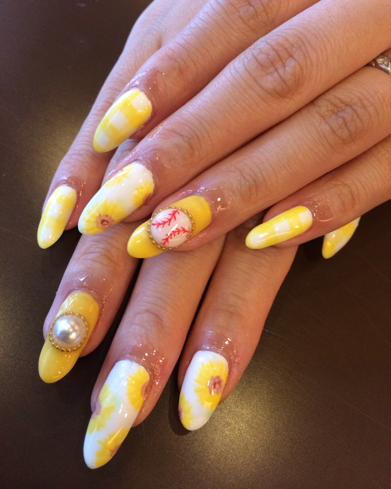 Nailshop Honeybee 甲子園ネイル