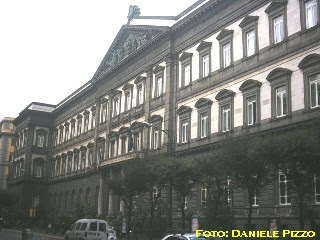 http://www.danpiz.net/napoli/images/Unina1.jpg