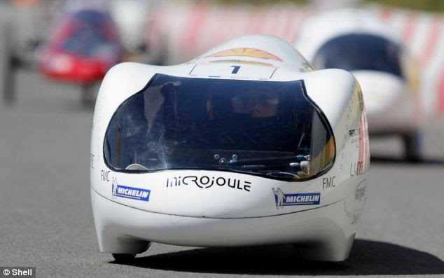 The car is designed to run on either petrol or ethanol. The minimum weight for a driver is 50 kg (110 lbs)