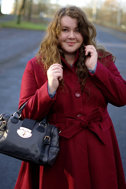 Große Größen Plus Size Fashion Blog Missguided Leopard skirt burgundy coat new look inspire