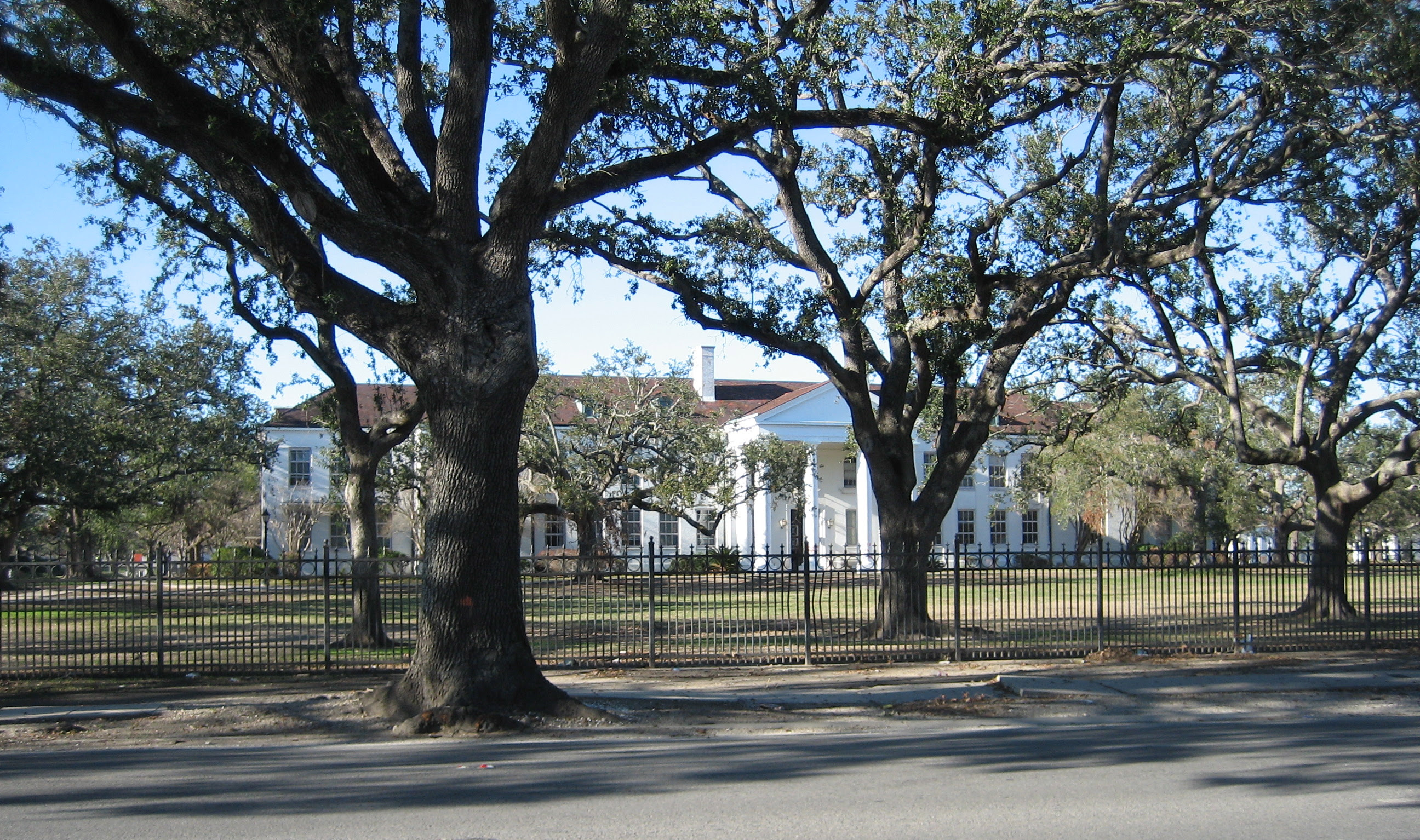 Dillardâs main campus, located on Gentilly Boulevard in New Orleans ...