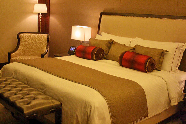 Super luxurious bed and linens