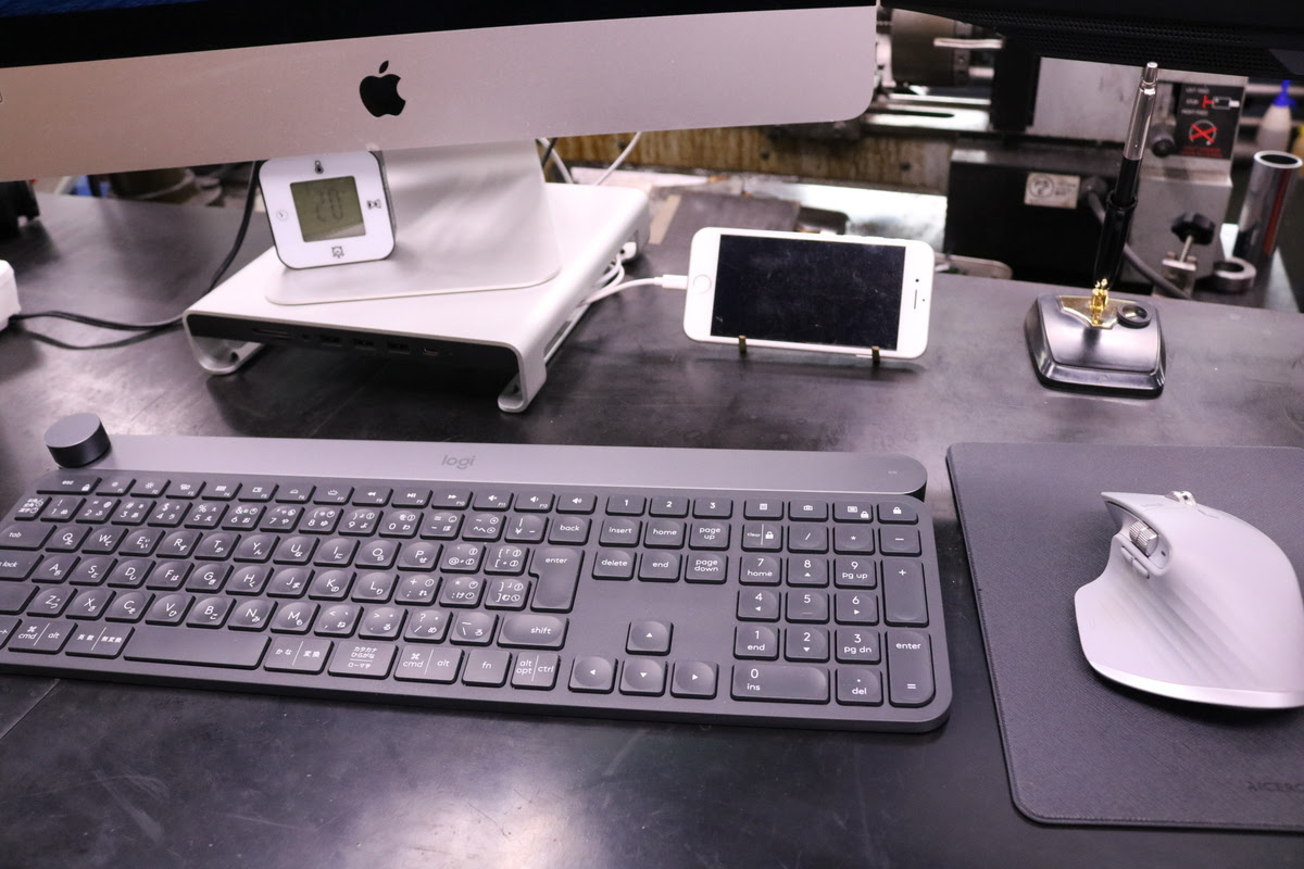 作業台を効率化 Pc作業とサスペンション バイクのサスペンション修理 整備 足回りオーバーホール専門店