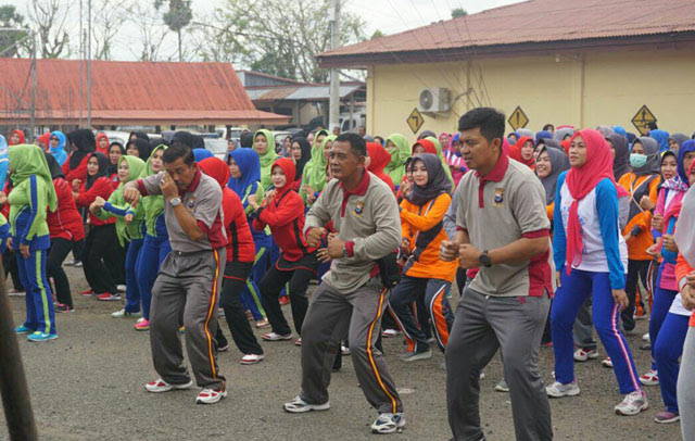 Sambut HUT HKGB, Ini yang Dilakukan Bhayangkari Bone 