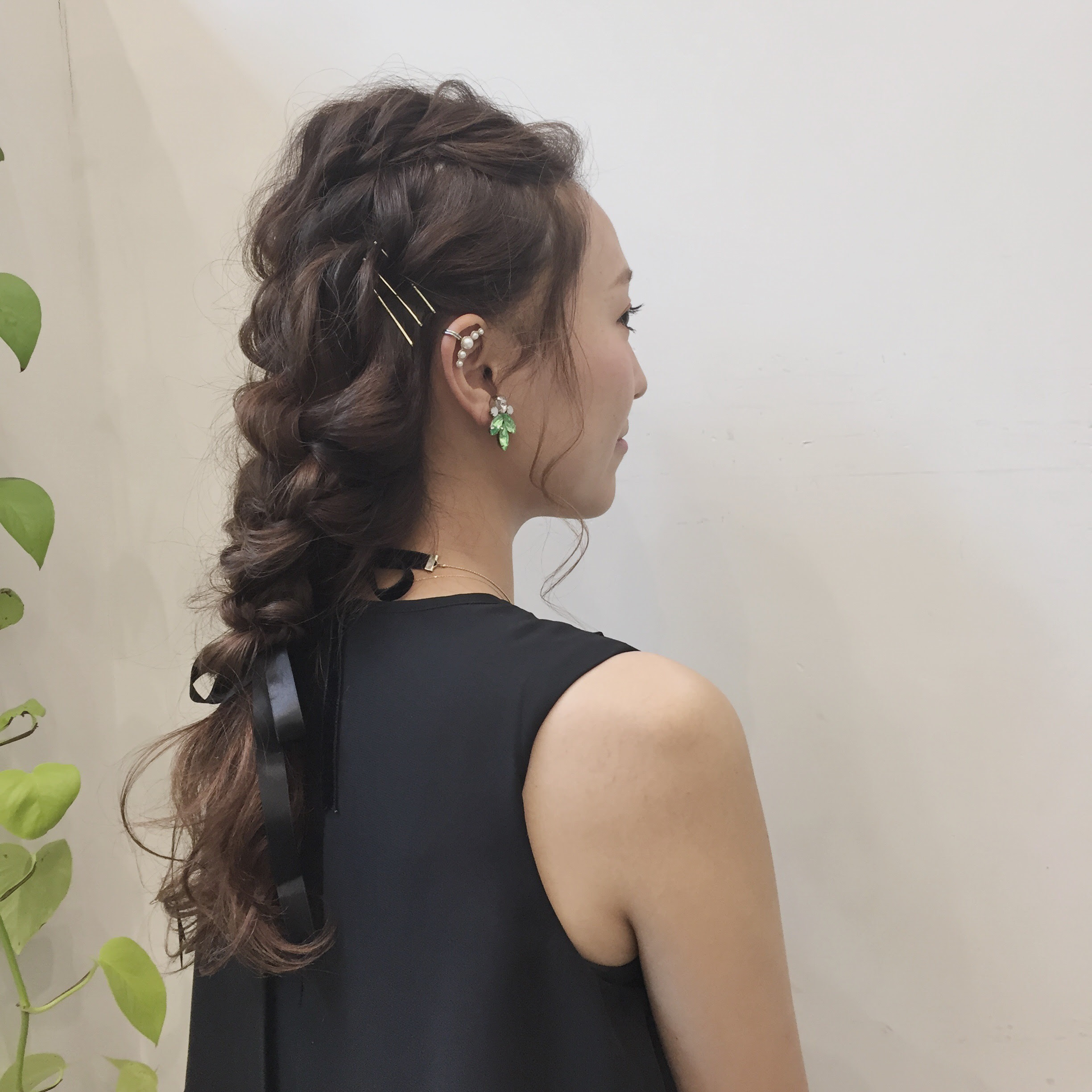 ナチュラルに華やか 結婚式の髪型 ロングヘア お呼ばれヘアスタイル50選 Wedding Tips ウェディングのプロが届ける結婚式のアドバイス