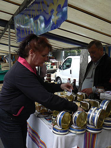 anne fait ses emplettes.jpg