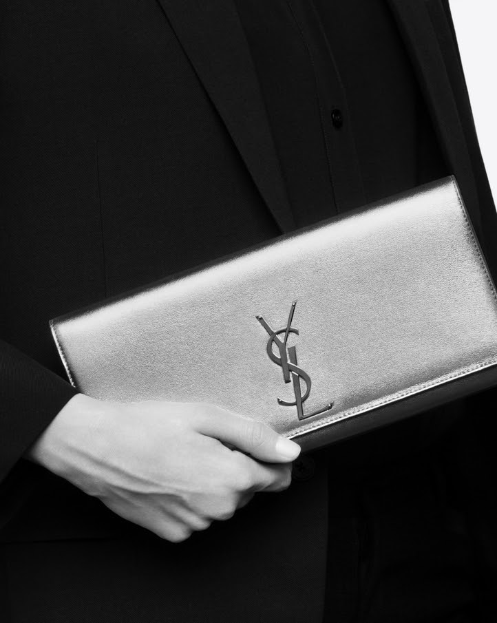 saintlaurent, CLASSIC MONOGRAM SAINT LAURENT CLUTCH IN Silver Metallic Leather