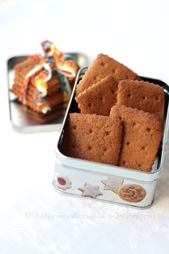 crackers di zucchero e viole