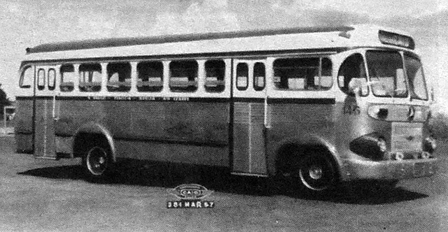 Ônibus carroceria CAIO da E.O Guarulhos em 1957 (clique na foto para ampliar).