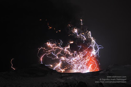 Eyjafjallajokull volcano lightning's in the ash plume