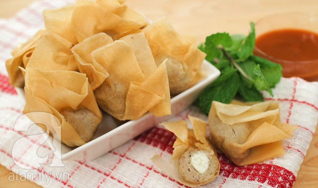 Đón Tết Tây may mắn với món hoành thánh phô mai hình túi vàng giòn rụm cực ngon - Ảnh 11.