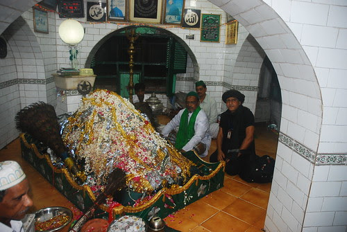 Dam Madar Malang At  Dargah Hazrath Syed Moosa Sha Khaderi  Chennai by firoze shakir photographerno1