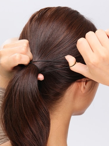 結婚式の髪型 自分で簡単にできる お呼ばれセルフヘアアレンジ5選 Wedding Tips ウェディングのプロが届ける結婚式のアドバイス