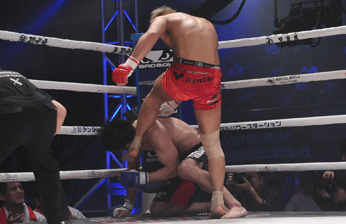 パンクラス ルール改定でヒジ打ち解禁 サッカーボールキックは禁止に Efight イーファイト 格闘技情報を毎日配信