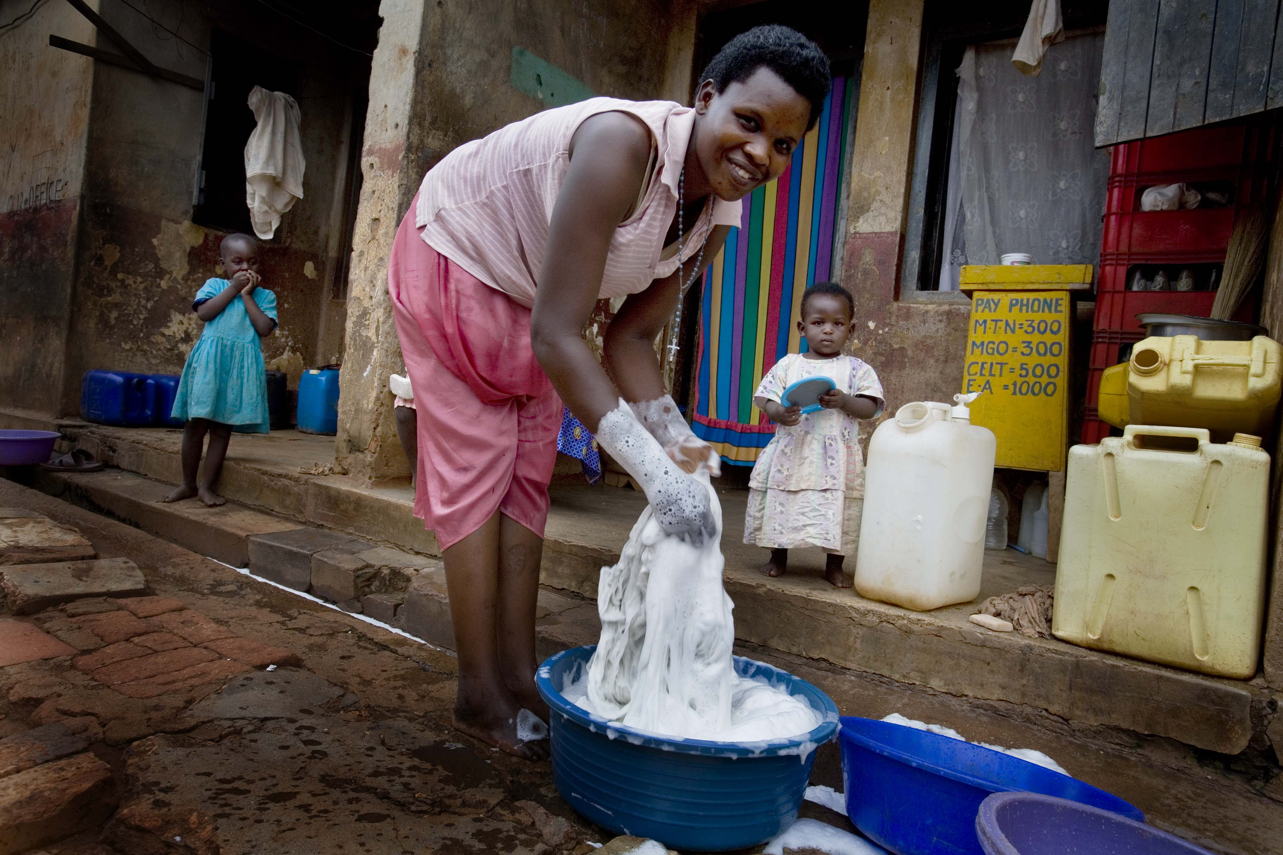 Wash Colored Clothes In What Water / How to Wash Colored Clothes, in 5 Easy Steps | Who What Wear - Washing clothes in hard water the water right group explains that hard water can prevent detergent from mixing in effectively and that it can create a detergent curd that actually sticks to.