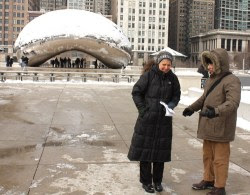 Chicago Architecture Foundation on Diane  Saved By Amy S Down Coat  And Chicago Greeter Larry Ambrose In