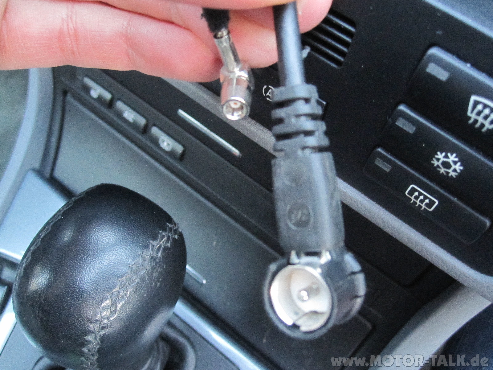 Zweites Kabel am Antennenkabel (PKW) ? - Startseite ...