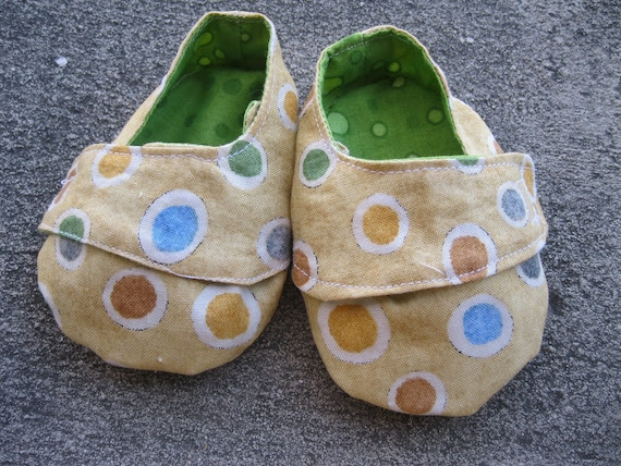 Sneakers Pattern & Tutorial in 4 Sizes