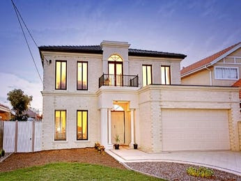 Georgian facade ideas with landscaped garden