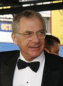 The image “http://upload.wikimedia.org/wikipedia/commons/thumb/9/9e/Sydney_Pollack.jpg/220px-Sydney_Pollack.jpg” cannot be displayed, because it contains errors.
