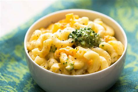 broccoli cheddar mac  cheese recipe simplyrecipescom