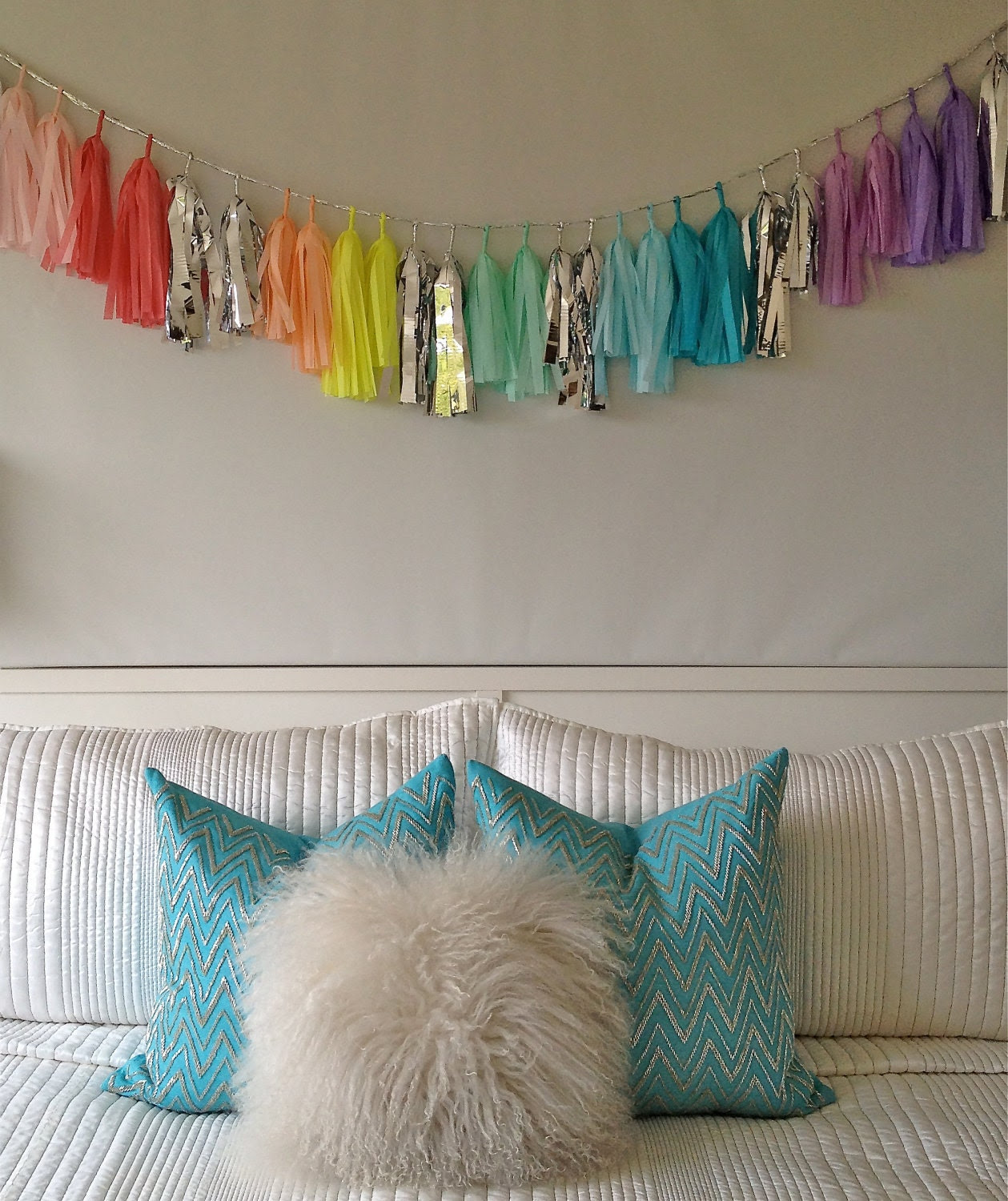 RAINBOW brite 28 Sparkle & Shine Tissue Tassel Garland