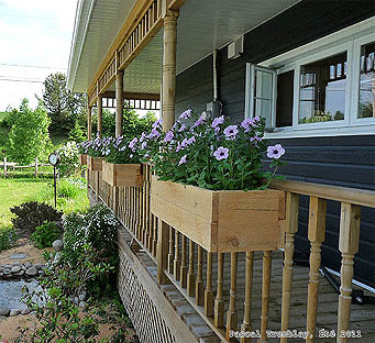 Diy Planter Box Build A Cheap Wooden Deck Rail Planter Box