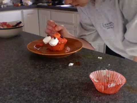 Elmo Birthday Cake on Elmo Cakes Videos