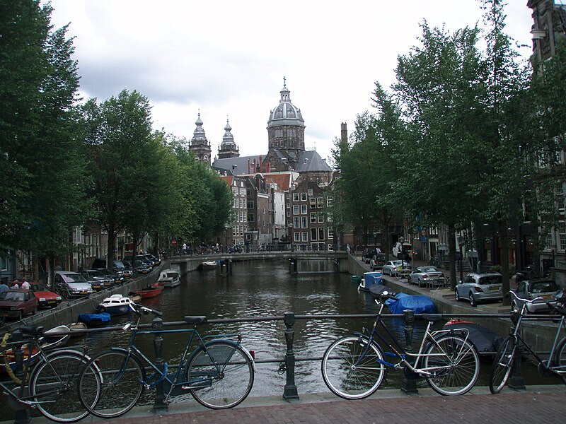 File:Amsterdam canals in summer.JPG