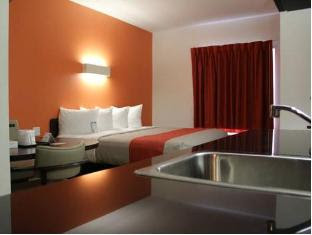 Motel 6 - Moosomin