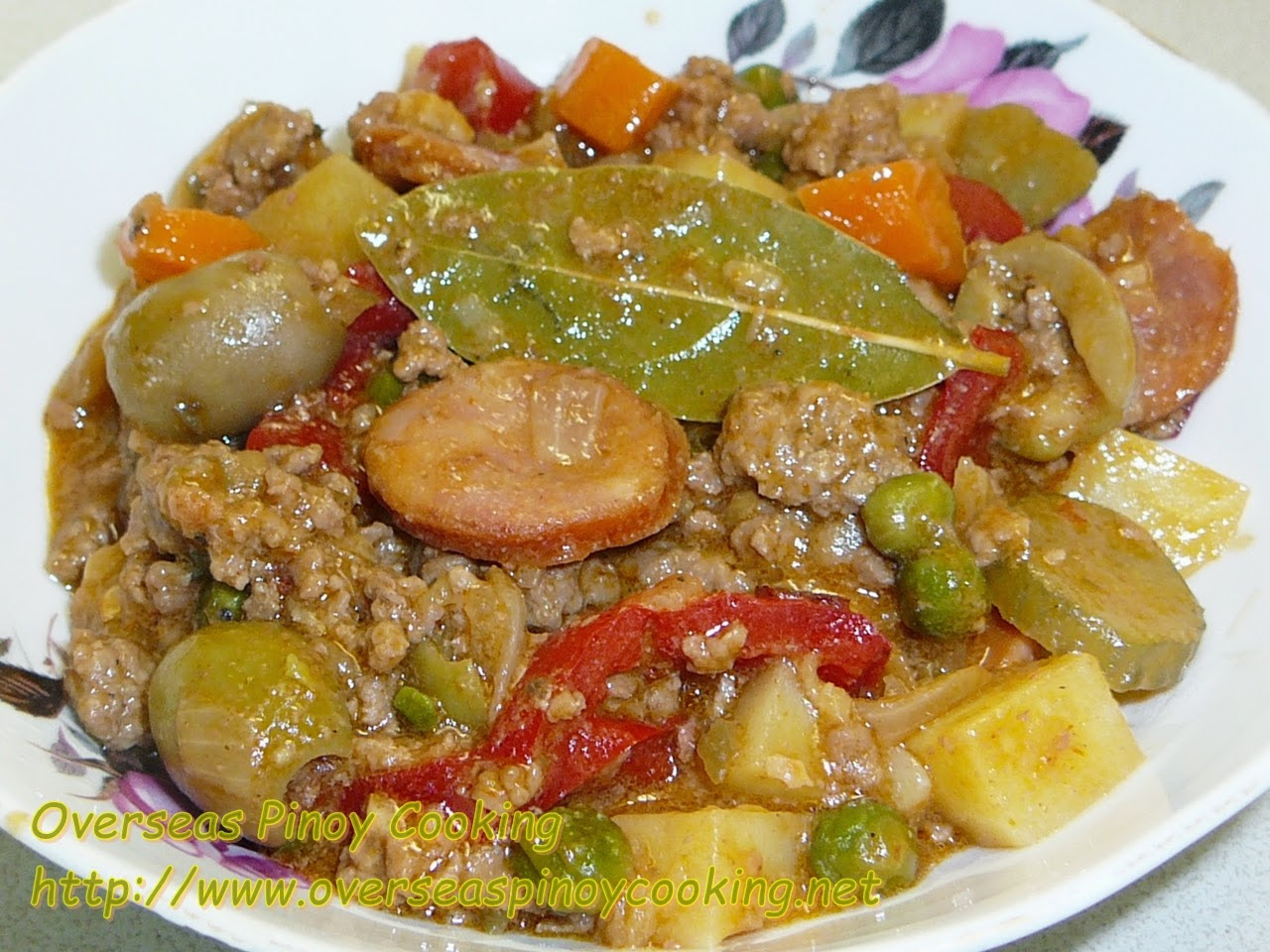 Kanderetang Giniling na Baka, Ground Beef Kaldereta