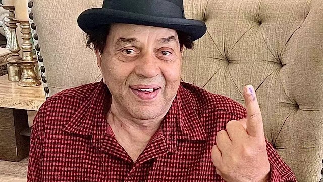 Dharmendra gets angry after casting his vote