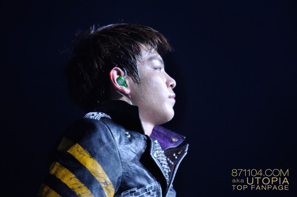 G-Dragon and T.O.P at Stay G Gmarket Concert