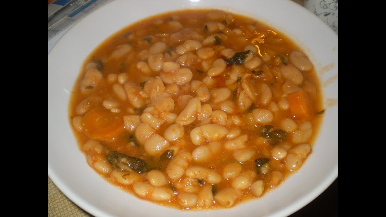 How to Make Traditional Greek Bean Soup (Fasolada) - Recipe - YouTube
