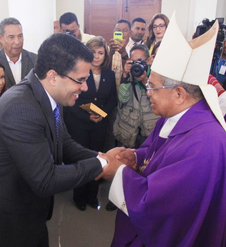 El arzobispo metropolitano, monseñor Francisco Ozoria, Realizò una misa con motivo a la celebracion del dia de los fieles difuntos. Foto: Elieser Tapia.